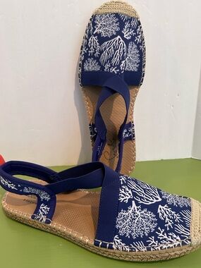 SEA STAR womens 9 Seafarer Slingback SANDALS Navy Blue Coral Water Shoes